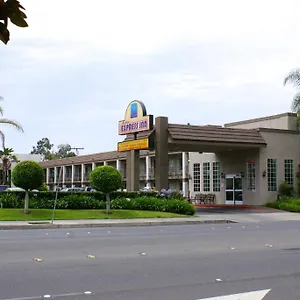 Express Maingate Hotel